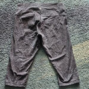 lululemon athletica Hi Rise Wunder Under 1/2 Tight...Black Speckled..size 10